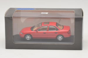 Ford Mondeo Mk1 セダン レッド Minichamps 1:43 82000 メタル - 画像 4/4