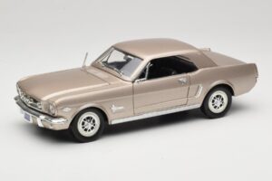 Ford Mustang 1964 1/2 シルバー Mira 1:18 6127 メタル