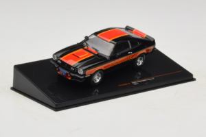 Ford Mustang Cobra II ブラック IXO 1:43 CLC599N メタル - 画像 2/4