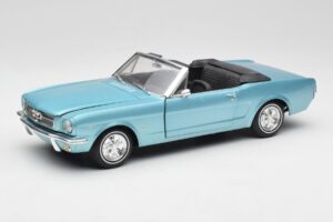 Ford Mustang カブリオレ Arcadian Blue Revell 1:18 8832-F1 メタル