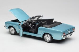 Ford Mustang カブリオレ Arcadian Blue Revell 1:18 8832-F1 メタル - 画像 5/8