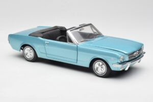 Ford Mustang カブリオレ Arcadian Blue Revell 1:18 8832-F1 メタル - 画像 6/8