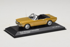 Ford Mustang カブリオレ ゴールド Minichamps 1:43 400082432 メタル - 画像 2/4