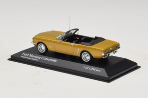 Ford Mustang カブリオレ ゴールド Minichamps 1:43 400082432 メタル - 画像 3/4