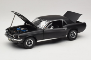 Ford Mustang Creed Movie GreenLight 1:18 13611 メタル - 画像 2/8