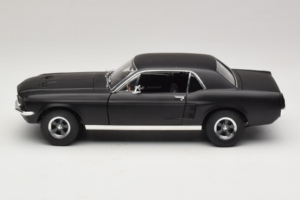 Ford Mustang Creed Movie GreenLight 1:18 13611 メタル - 画像 4/8