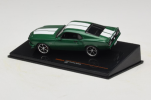 Ford Mustang Custom グリーン IXO 1:43 CLC530N メタル - 画像 3/4