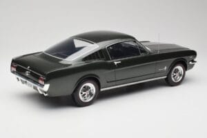 Ford Mustang Fastback Ivy Green Otto 1:12 G079 レジン - 画像 2/6