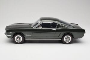 Ford Mustang Fastback Ivy Green Otto 1:12 G079 レジン - 画像 3/6