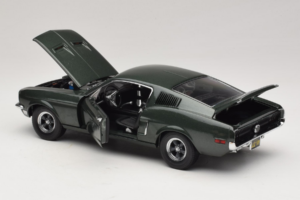 Ford Mustang GT Bullitt スティーブ・マックイーン フィギュア付き Greenlight 1:18 12885 メタル - 画像 5/8