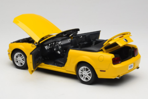 Ford Mustang GT S197 カブリオレ Screaming Yellow AUTOart 1:18 73062 メタル - 画像 5/8