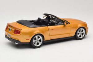 Ford Mustang GT S197 カブリオレ ゴールド Maisto 1:18 31158 メタル - 画像 2/7