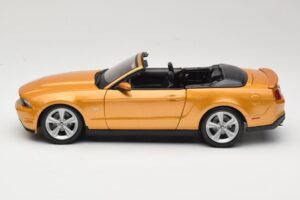 Ford Mustang GT S197 カブリオレ ゴールド Maisto 1:18 31158 メタル - 画像 3/7