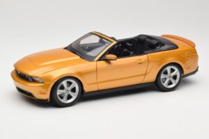 Ford Mustang GT S197 カブリオレ ゴールド Maisto 1:18 31158 メタル