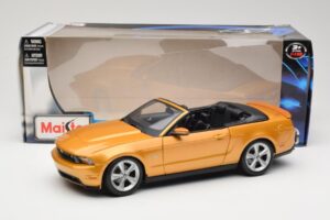 Ford Mustang GT S197 カブリオレ ゴールド Maisto 1:18 31158 メタル - 画像 7/7