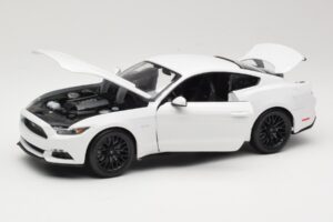 Ford Mustang GT S550 ホワイト Maisto 1:18 31197 メタル - 画像 2/8