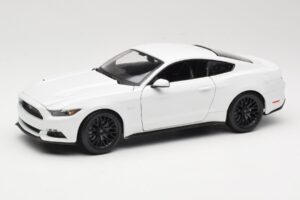 Ford Mustang GT S550 ホワイト Maisto 1:18 31197 メタル