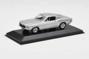 Ford Mustang GT シルバー Minichamps 1:43 FORD001 メタル - 画像 2/4