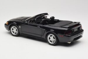Ford Mustang GT SN95 カブリオレ ブラック Maisto 1:18 50328 メタル - 画像 7/8