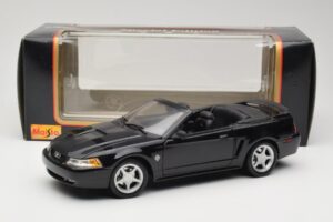Ford Mustang GT SN95 カブリオレ ブラック Maisto 1:18 50328 メタル - 画像 8/8