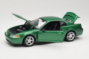 Ford Mustang GT SN95 グリーン Maisto 1:18 50326 メタル - 画像 2/8