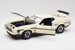 Ford Mustang Mach 1 ホワイト Sun Star 1:18 3602 メタル - 画像 2/8
