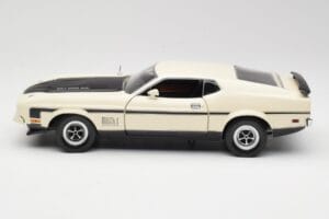 Ford Mustang Mach 1 ホワイト Sun Star 1:18 3602 メタル - 画像 4/8