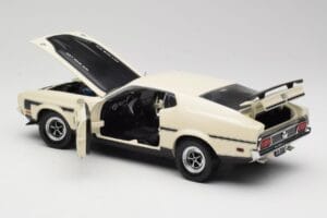 Ford Mustang Mach 1 ホワイト Sun Star 1:18 3602 メタル - 画像 5/8