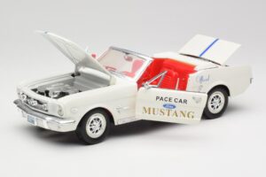 Ford Mustang Pace Car Wimbledon White Solido 1:18 81578 メタル - 画像 2/8