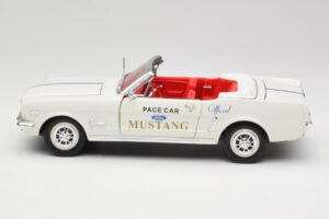 Ford Mustang Pace Car Wimbledon White Solido 1:18 81578 メタル - 画像 4/8