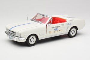 Ford Mustang Pace Car Wimbledon White Solido 1:18 81578 メタル