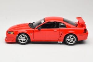 Ford Mustang SVT Cobra R SN95 レッド Maisto 1:18 531872 メタル - 画像 4/8
