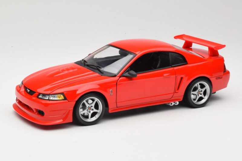 Ford Mustang SVT Cobra R SN95 レッド Maisto 1:18 531872 メタル