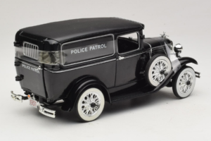 Ford Panel Car Police Patrol Signature Models 1:18 18143 メタル - 画像 2/6
