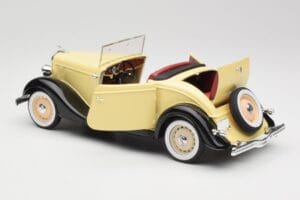 Ford Roadster Dearborn Yellow Solido 1:18 8008 メタル - 画像 5/8
