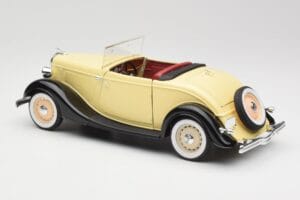 Ford Roadster Dearborn Yellow Solido 1:18 8008 メタル - 画像 7/8