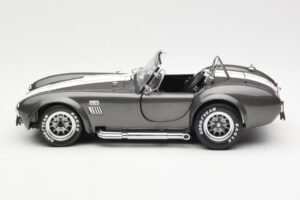 Ford Shelby Cobra 427 S/C グレーメタリック ホワイトストライプ Kyosho 1:18 08045GRW メタル - 画像 4/8