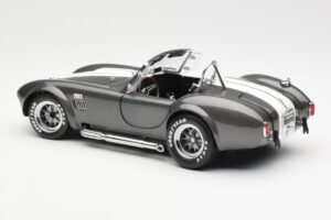 Ford Shelby Cobra 427 S/C グレーメタリック ホワイトストライプ Kyosho 1:18 08045GRW メタル - 画像 7/8