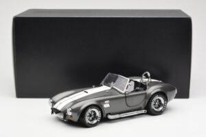 Ford Shelby Cobra 427 S/C グレーメタリック ホワイトストライプ Kyosho 1:18 08045GRW メタル - 画像 8/8