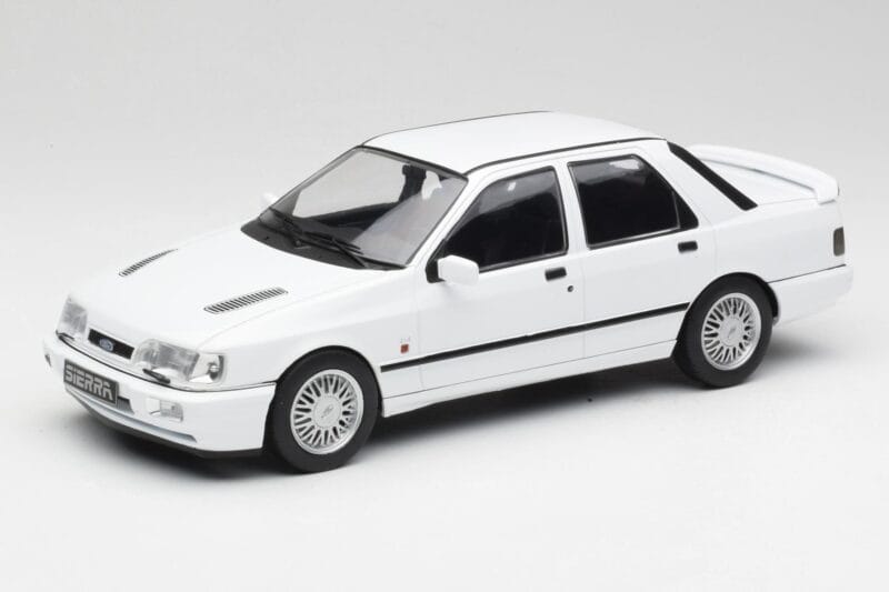 Ford Sierra RS Cosworth 4x4 ホワイト MCG 1:18 MCG18353 メタル