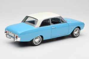 Ford Taunus 12M P1 Taunus Blue Revell 1:18 08880 メタル - 画像 3/8