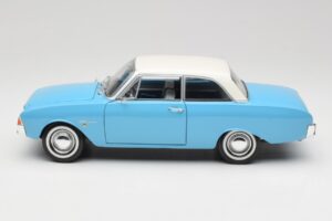 Ford Taunus 12M P1 Taunus Blue Revell 1:18 08880 メタル - 画像 4/8