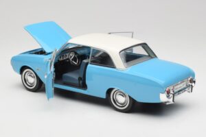 Ford Taunus 12M P1 Taunus Blue Revell 1:18 08880 メタル - 画像 5/8