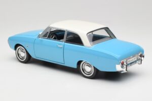 Ford Taunus 12M P1 Taunus Blue Revell 1:18 08880 メタル - 画像 7/8
