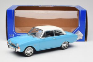Ford Taunus 12M P1 Taunus Blue Revell 1:18 08880 メタル - 画像 8/8