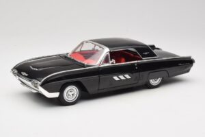Ford Thunderbird ブラック Anson 1:18 30344 メタル