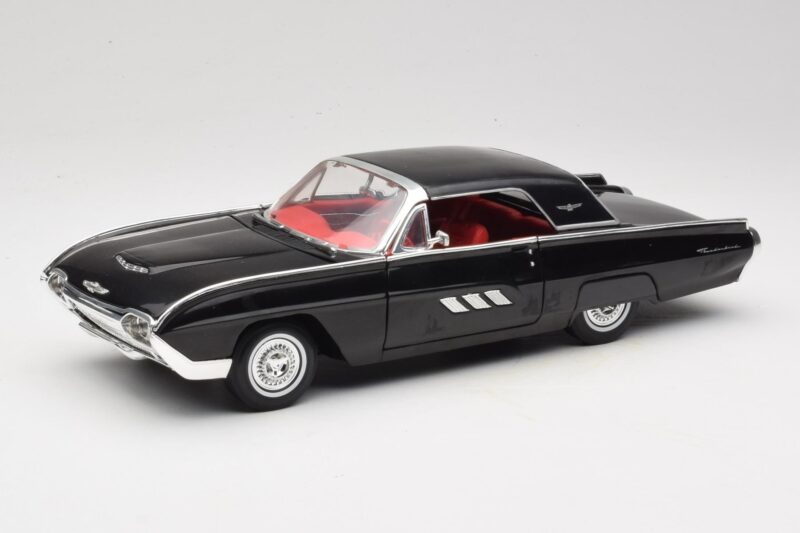 Ford Thunderbird ブラック Anson 1:18 30344 メタル