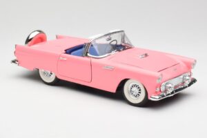Ford Thunderbird ピンク Revell 1:18 8804 メタル - 画像 6/8