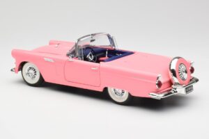 Ford Thunderbird ピンク Revell 1:18 8804 メタル - 画像 7/8