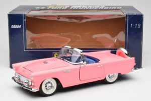 Ford Thunderbird ピンク Revell 1:18 8804 メタル - 画像 8/8
